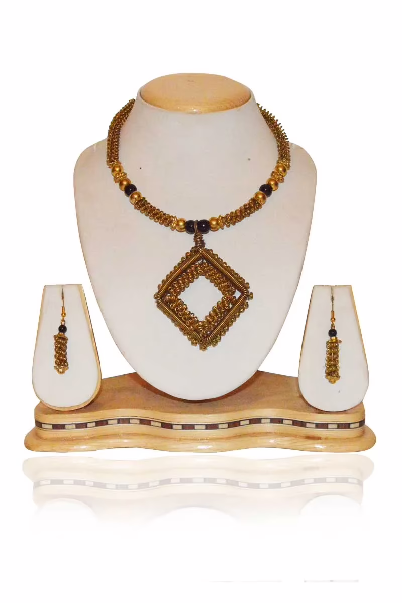Golden Pazaar Dokra Festival Necklace - Image 2