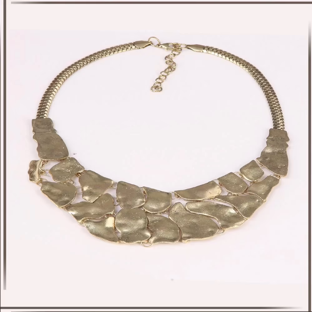 Pazaar Golden Metal Festival Necklace - Image 2
