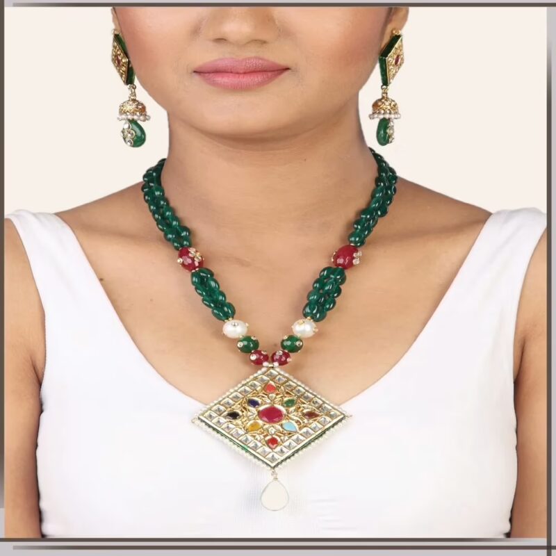 Pazaar Pine Green and Off-white Metal Festival Necklace