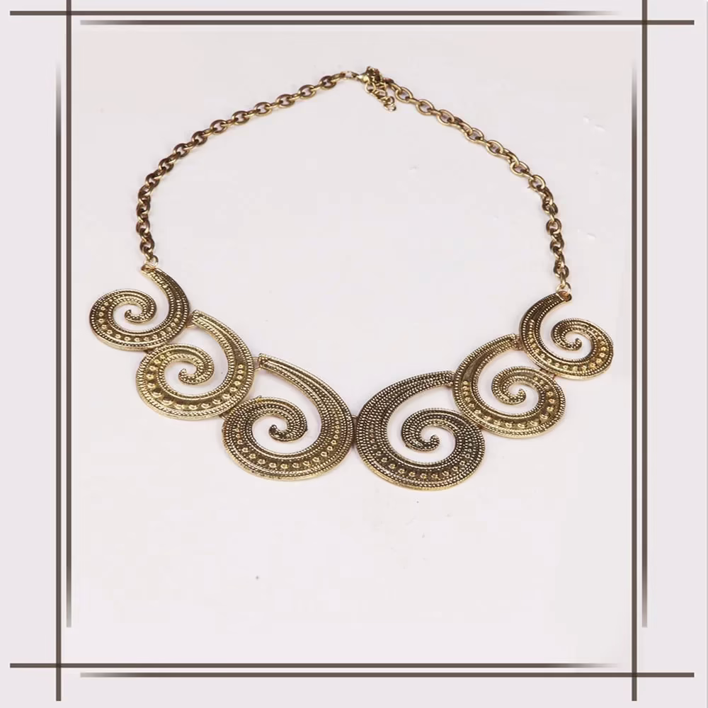 Pazaar Golden Metal Festival Necklace - Image 2