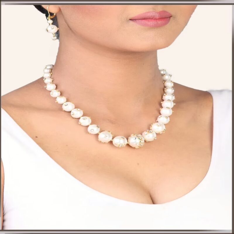 Pazaar White Moti Festival Necklace