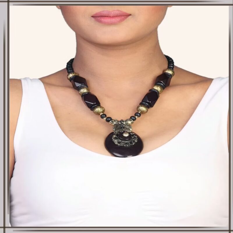 Pazaar Seal Brown & Black Metal Festival Necklace