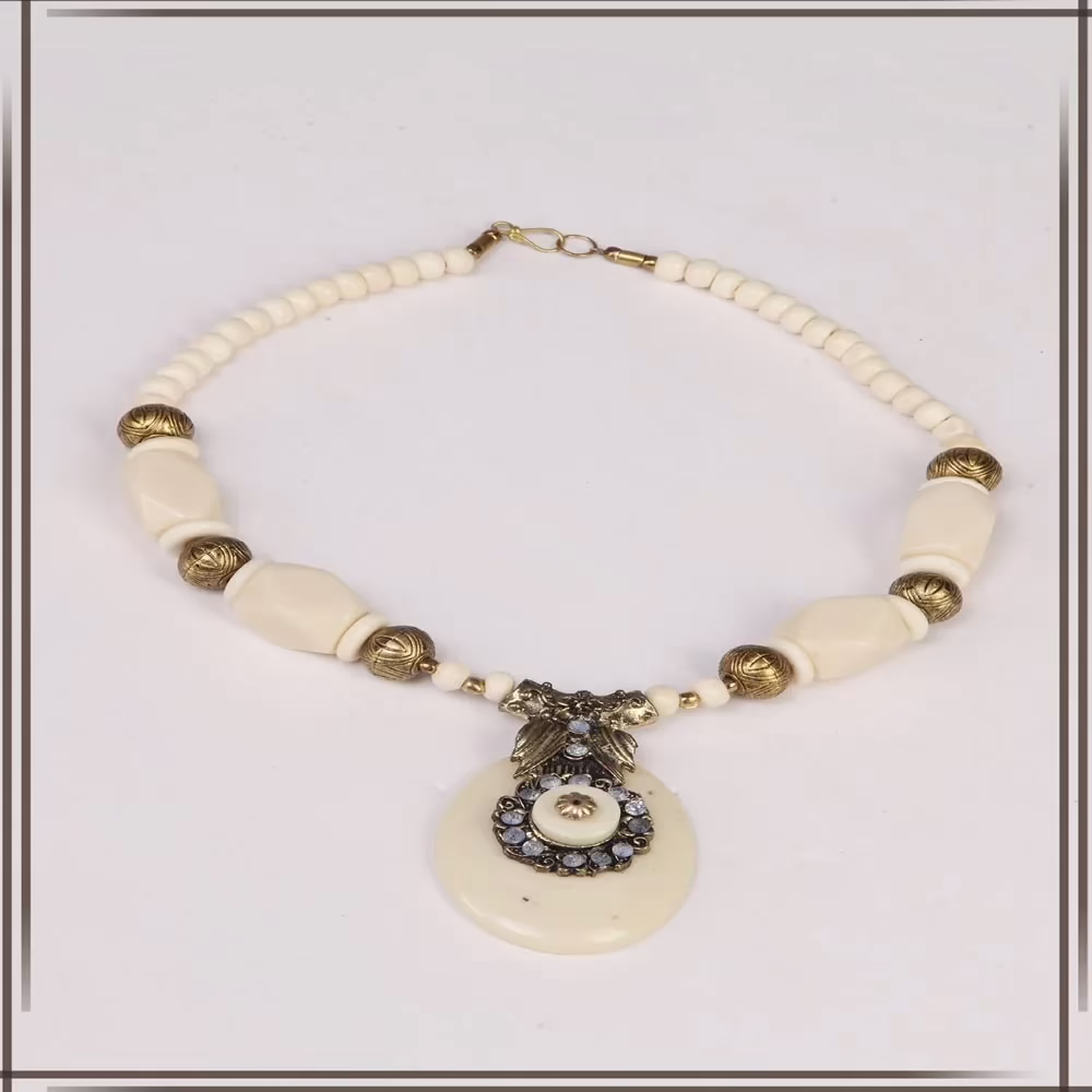 Pazaar Golden and Off-white Metal Festival Necklace - Image 2