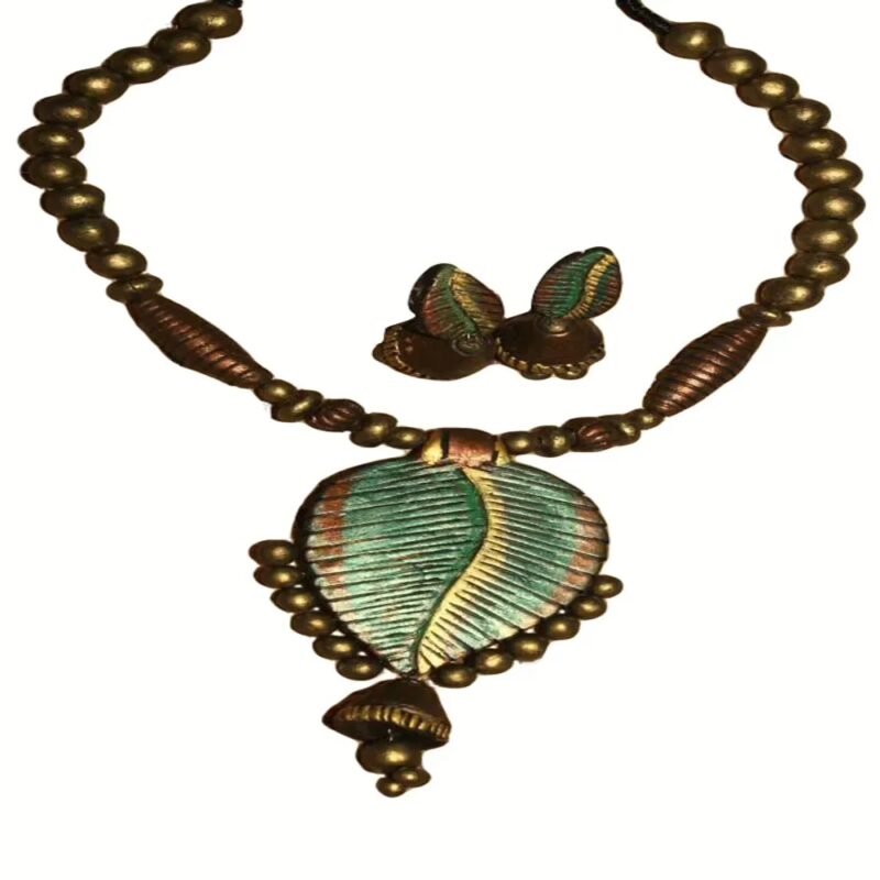Mango Pendant & Ear Hangings Terracotta Jewelry Set
