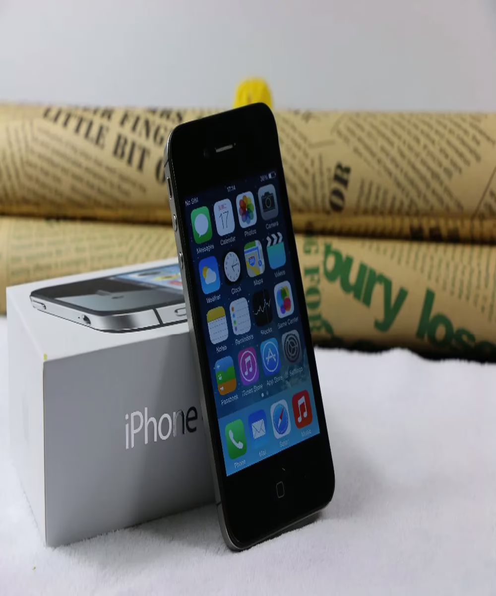 New Apple iPhone 4S 8GB Black/ White - Image 2